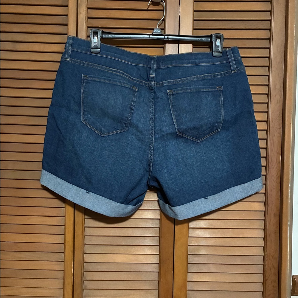 Judy Blue Dark Wash Jean Shorts - Picture 4 of 4